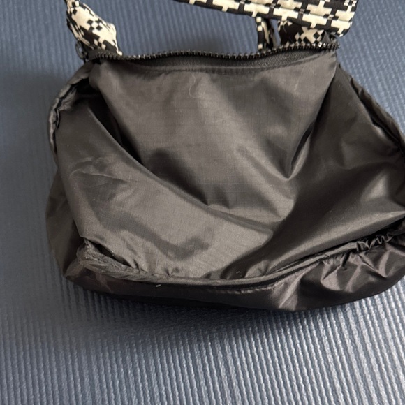 BAGGU Black and Cream Checkered Shoulder Bag - Picture 6 of 6